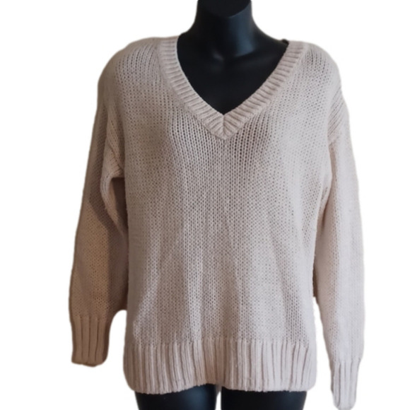 Pink Victorias Secret sweater. Size small. Oatmeal colored v neck cableknit type - Picture 1 of 12